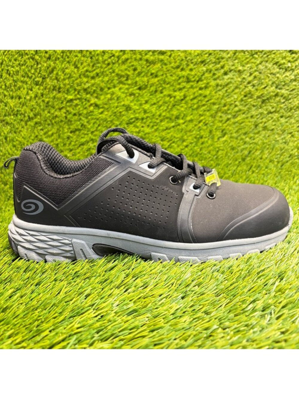Nautilus Zephyr Mens Size 9.5 Black Gray Athletic Alloy Toe Safety Work Shoes